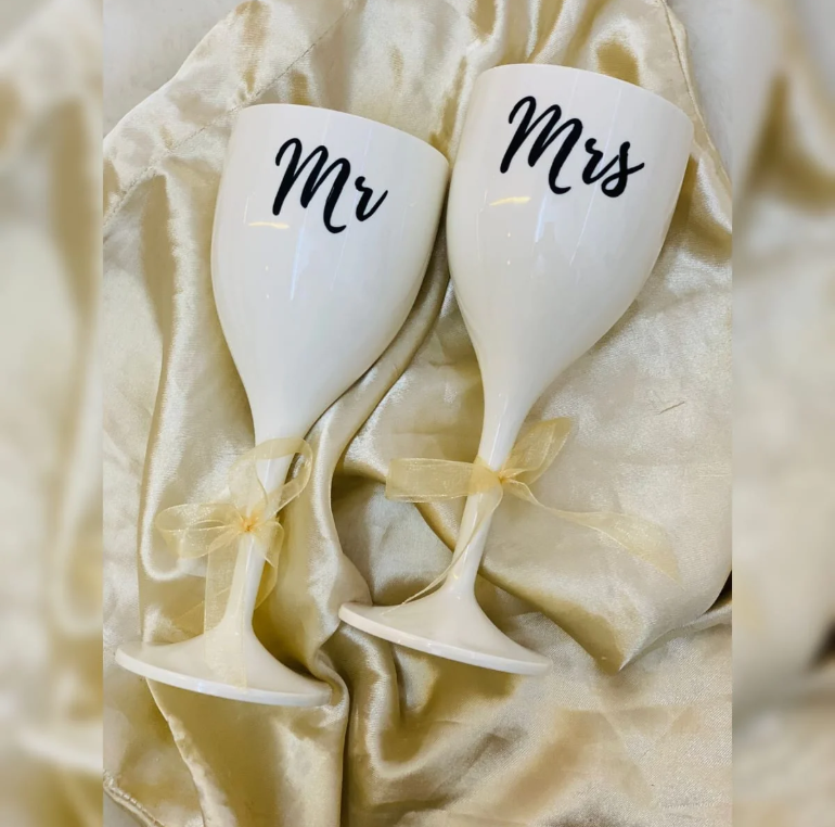 Non Breakable Glass Gift Set - Mr and Mrs Glasses (White)